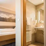Gaestehaus Hornegger 게스트하우스 3*