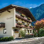 Gaestehaus Hornegger 게스트하우스 메이른호픈
