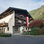 Gaestehaus Hornegger 게스트하우스