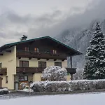 Gaestehaus Hornegger 메이른호픈