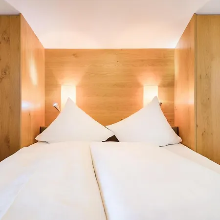 Gasthuis Gaestehaus Hornegger 3*